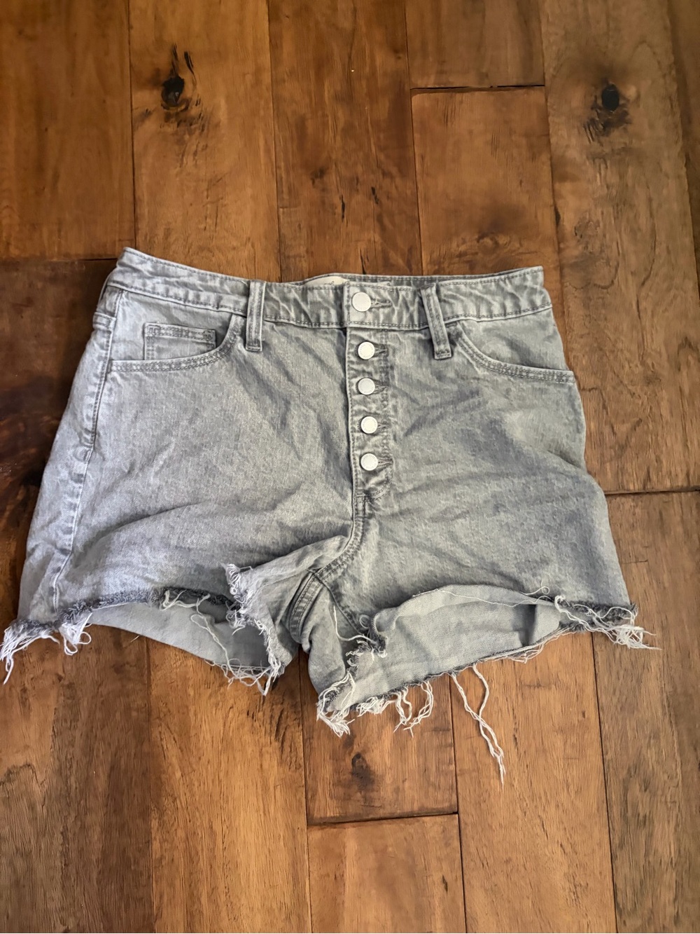 Universal Threads Grey Vintage Midi Shorts Size 8